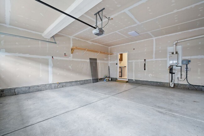 Building Photo - Smithfield Home