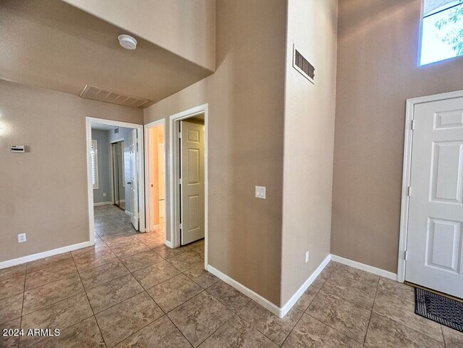 Building Photo - 1873 W Falcon Dr