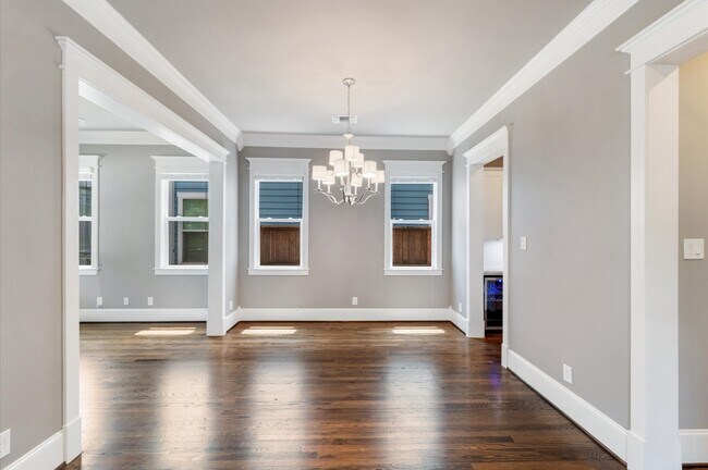 Building Photo - 6 Red Harper Dr