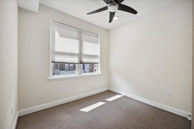 Building Photo - 1825 N Bouvier St