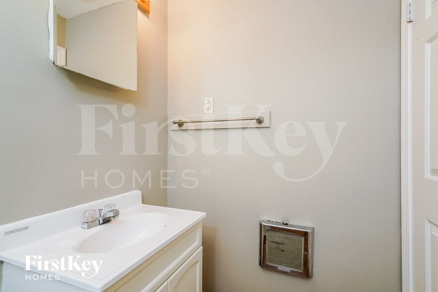 Building Photo - 5707 Prestonwood Ct