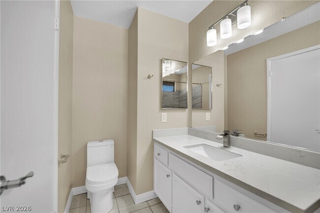 Building Photo - 756 Charwood Cir
