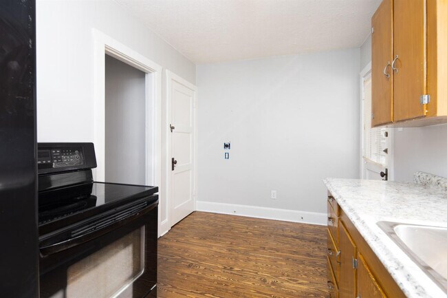Building Photo - 1220 Hammond Ave