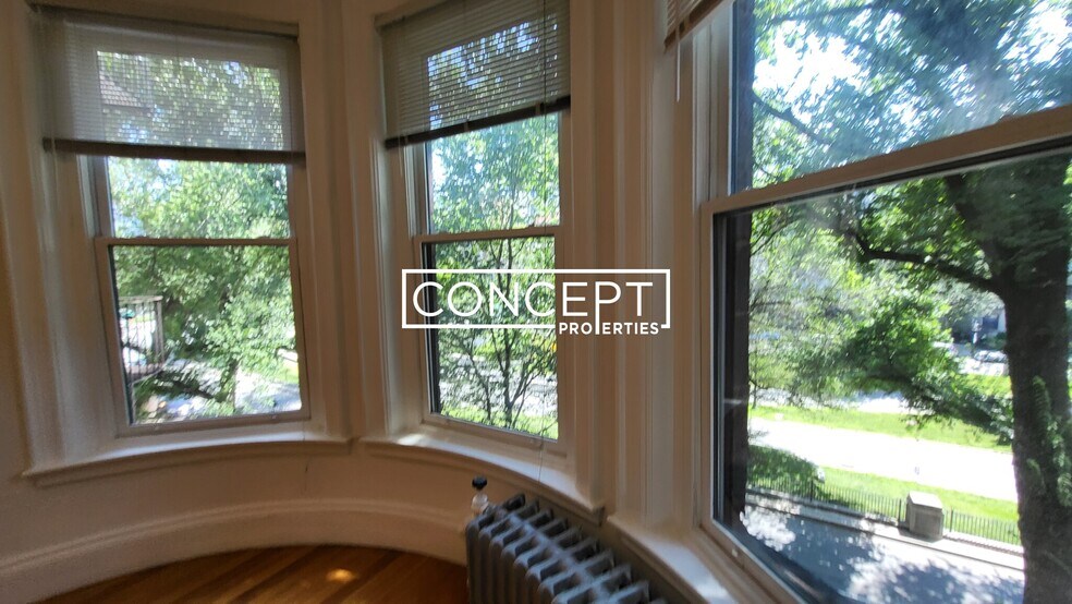 Building Photo - 379 Commonwealth Ave