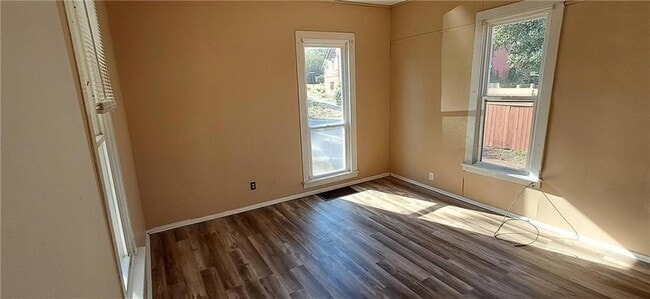 Building Photo - 1515 Felix St