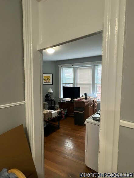 Building Photo - 881 Huntington Ave