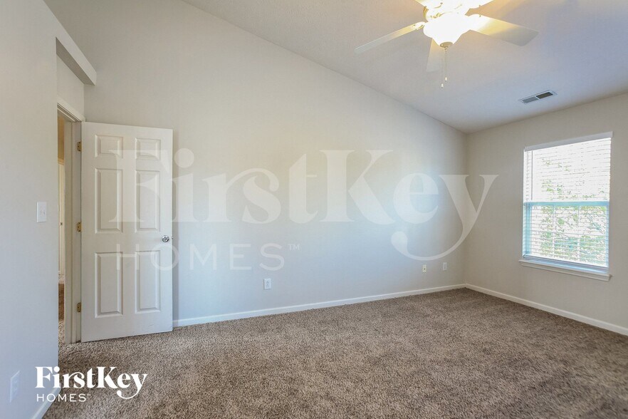 Building Photo - 6367 Waterstone Dr