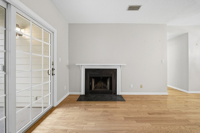 Building Photo - 300 Yarmouth St