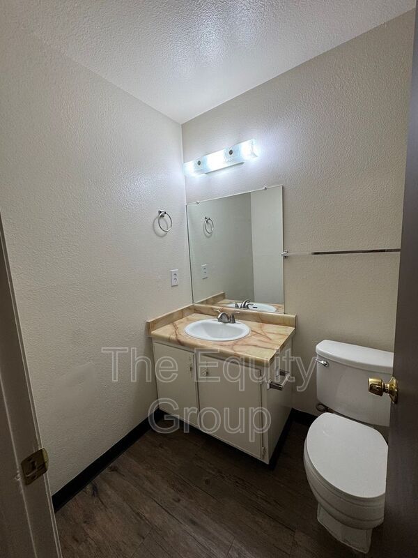 Building Photo - 3533 S County Center Dr