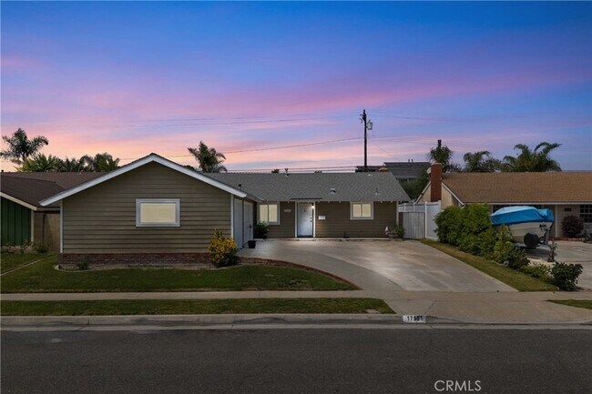 Building Photo - 17551 Misty Ln