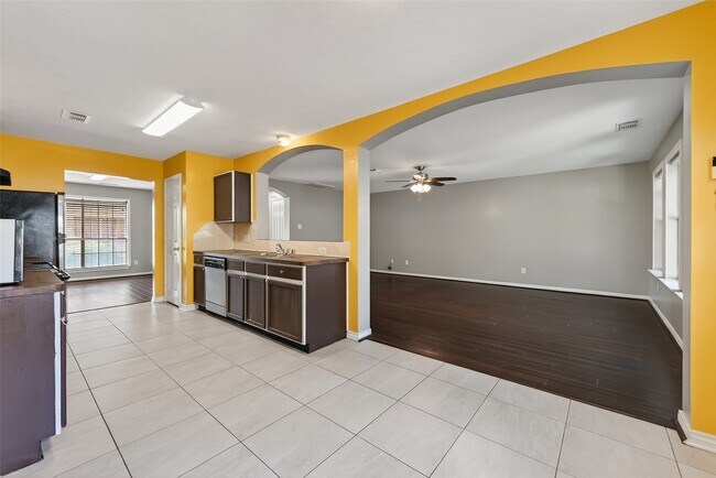Building Photo - 11735 Alief Clodine Rd
