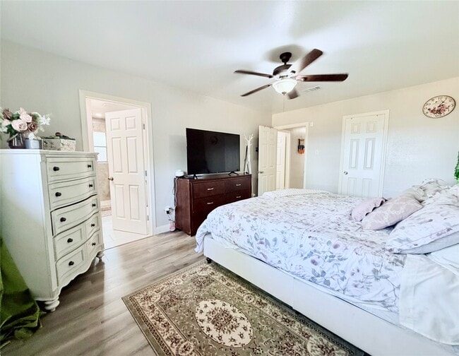 Building Photo - 7146 Bayou Forest Dr