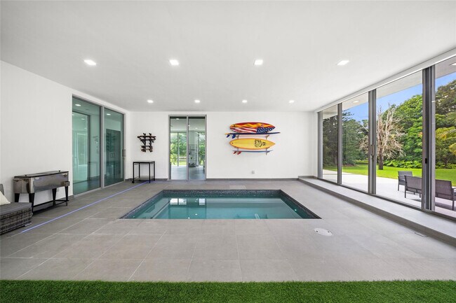 Building Photo - 17250 SW 52nd Ct