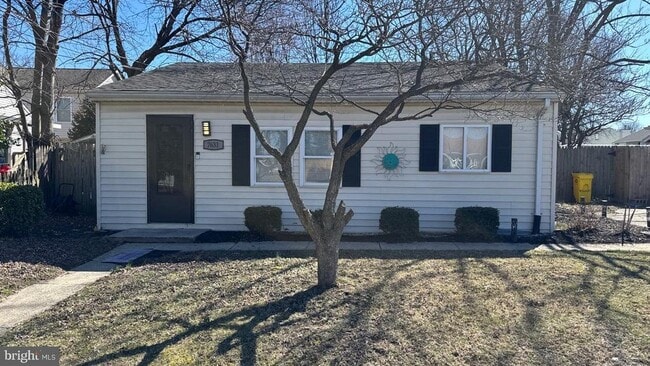 Building Photo - 7631 Beach Dr