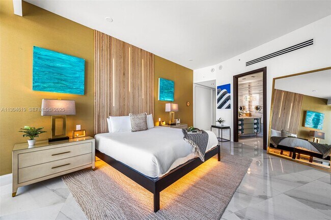 Building Photo - 2201 Collins Ave