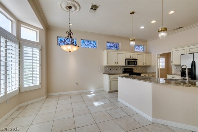 Building Photo - 10041 Woodhouse Dr