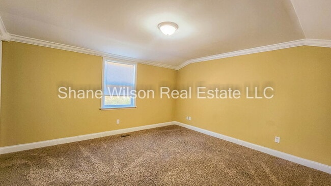 Building Photo - 66 Dean Rd