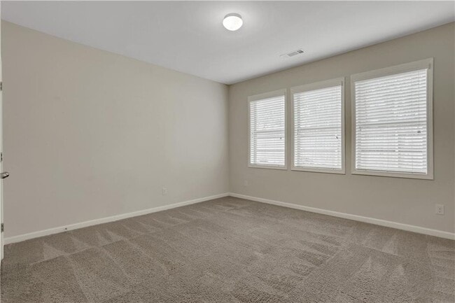 Building Photo - 1300 Hopkins Dr