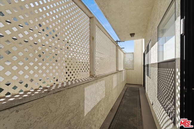Building Photo - 432 S Hamel Rd