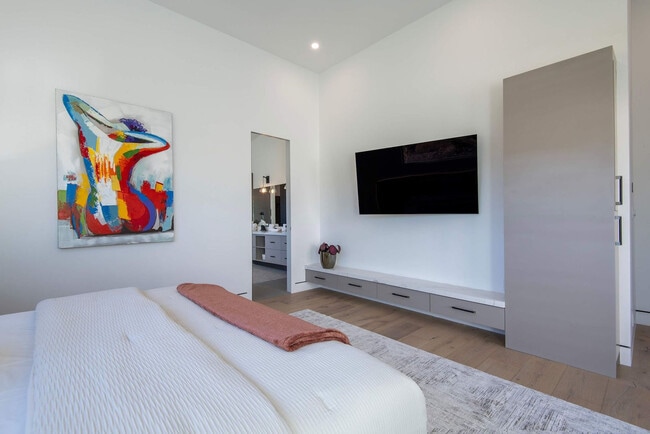 Building Photo - 779 Lucia Ln