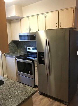 Building Photo - 321 S Brown Ave