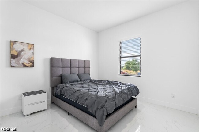 Building Photo - 2608 25th St W