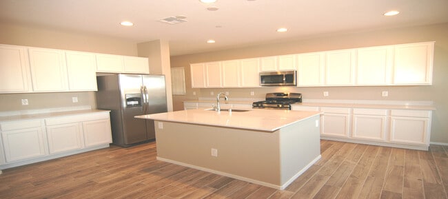 Building Photo - 288 Homeward Way