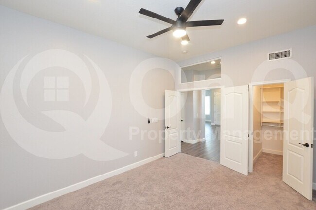 Building Photo - 1312 W Chilton Ave