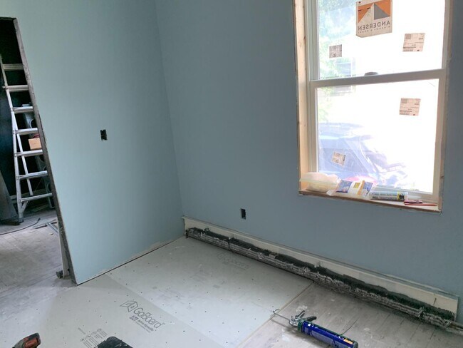 Building Photo - 420 Emmet St