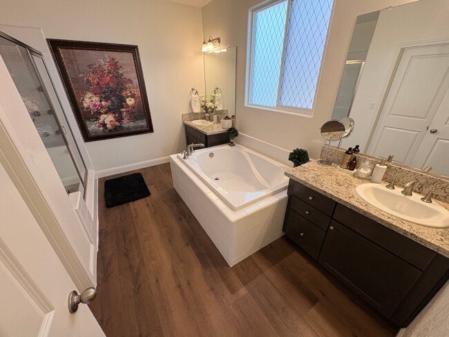 Building Photo - Beautiful 4 bedroom home for rent in Visalia, CA