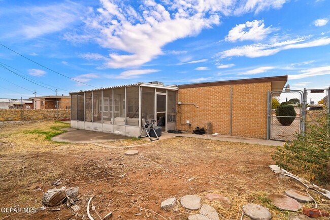 Building Photo - 5113 Jerry Dr