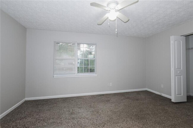 Building Photo - 7215 Crestside Dr