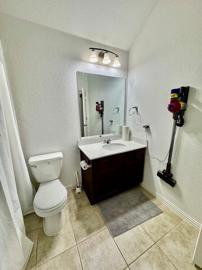 Building Photo - 1609 Harrongton Wy