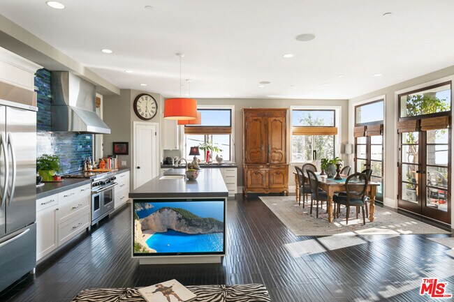 Building Photo - 2962 Valmere Dr