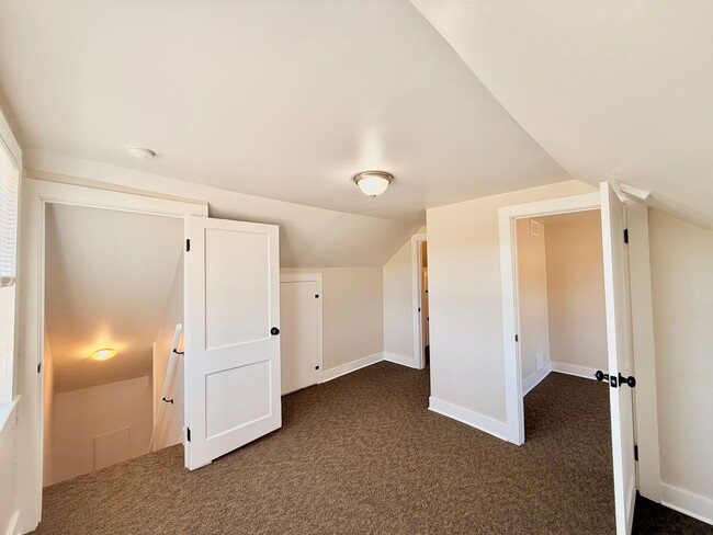 Building Photo - Charming 3 Bedroom Home for Rent!