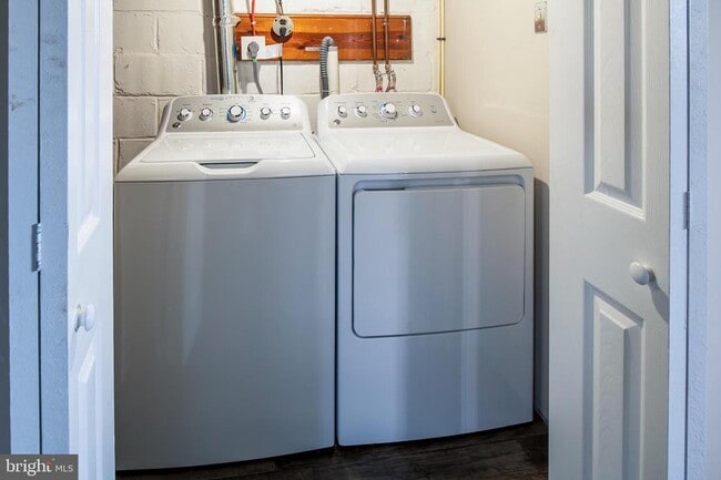 Building Photo - 710 Edmondson Ave