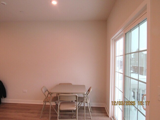 Building Photo - 155 Canterbury Way