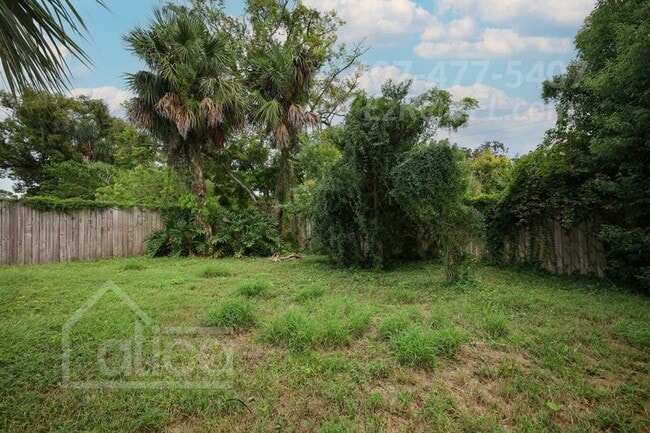 Building Photo - 3392 Bougainvillea Dr