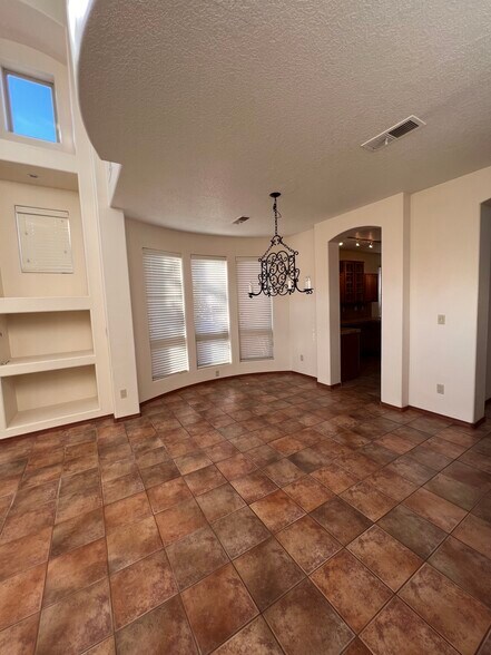 Building Photo - 13200 Bighorn Rd NE