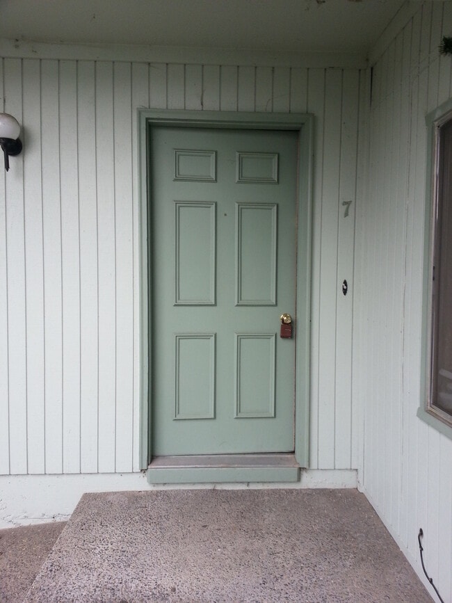 Primary Photo - 2 bedbroom apartment