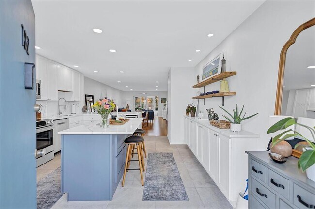 Building Photo - 1600 1st Ave W