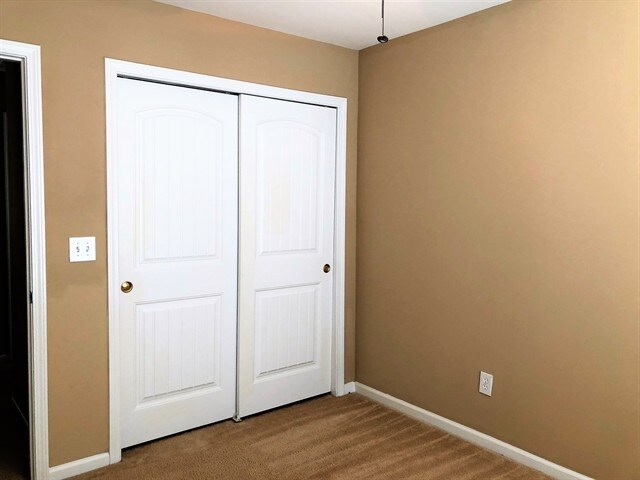 Building Photo - 8824 Shadowglen Dr