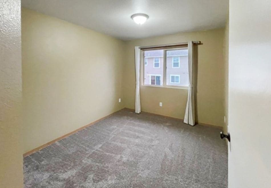 Building Photo - 2104 N Yellowstone St