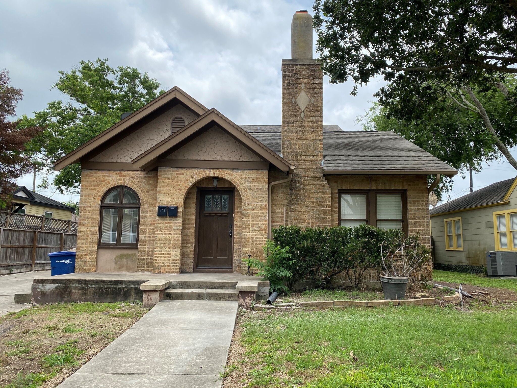 Building Photo - 341 Palmero