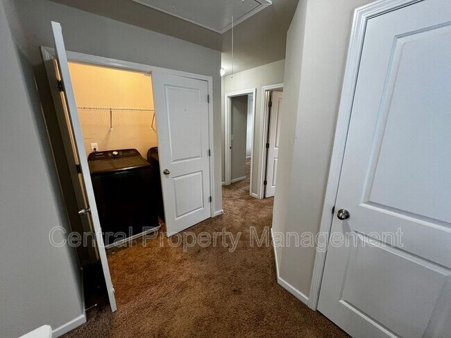Building Photo - 43 Moorlyn Ln