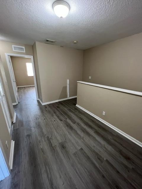 Building Photo - 3075 N Evergreen Cir