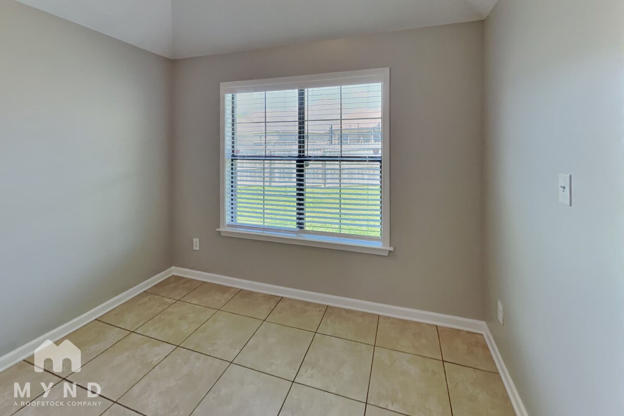 Building Photo - 1087 Acadia Pl
