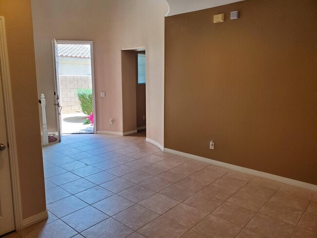 Building Photo - 84476 Ruebens Way