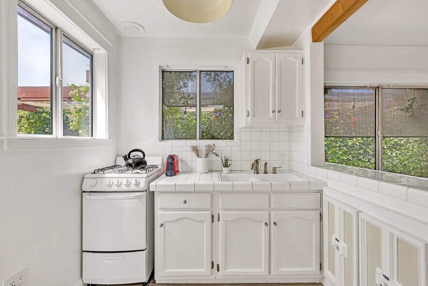 Kitchenette in Bedroom 3 - 718 Vernon Ave