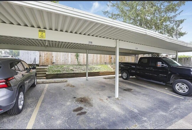 Building Photo - 2818 Avati Dr
